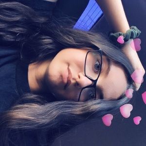 Meet your Posher, Alejandra